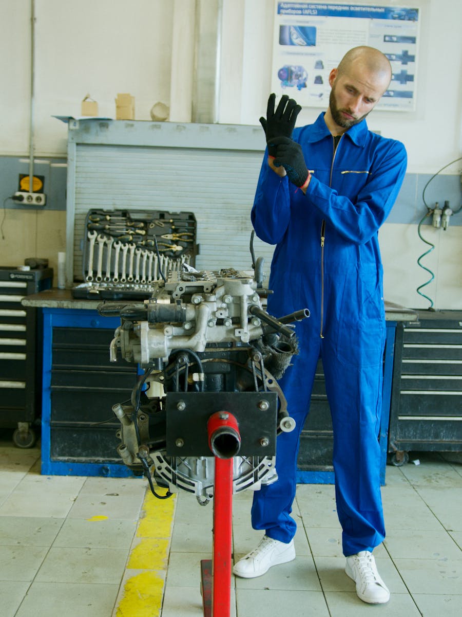 Mecânico da Carioca Centro Automotivo